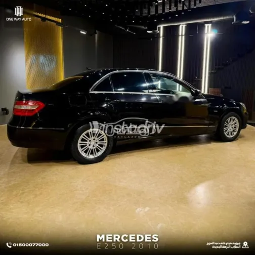 Mercedes E 250 2010 Black Used for Sale - 7