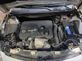 اوبل أنسيجنيا 2016 أبيض مستعملة للبيع