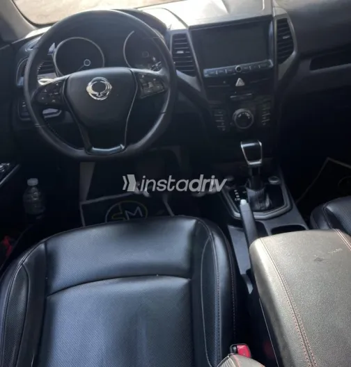 سانج يونج تيفولى XLV 2020 أزرق غامق مستعملة للبيع - 3