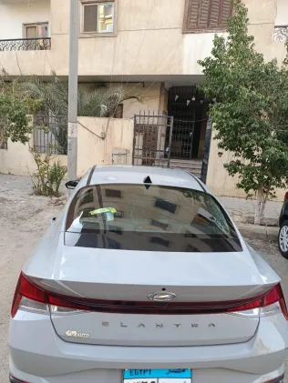 هيونداي إلنترا سى ان 7 2021 أبيض مستعملة للبيع