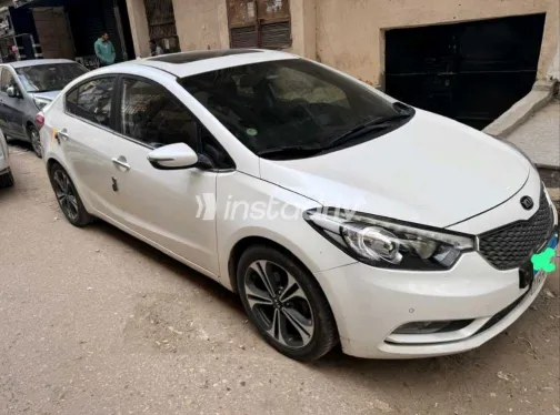 كيا K3 2013 أبيض مستعملة للبيع - 2