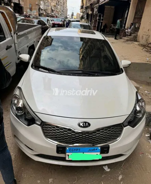 كيا K3 2013 أبيض مستعملة للبيع - 5
