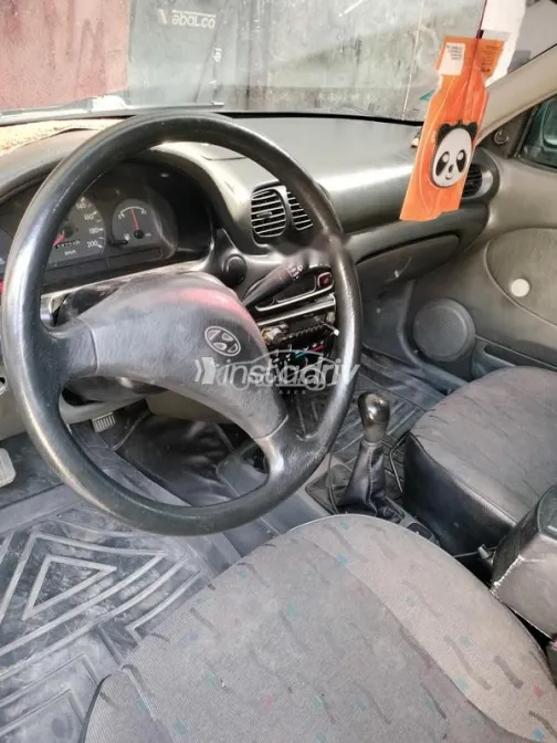 هيونداي اكسنت 1999 ذهبي مستعملة للبيع - 3