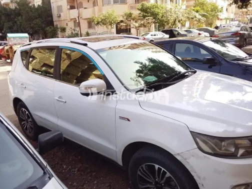 جيلي امجراند X7 2019 أبيض مستعملة للبيع - 4