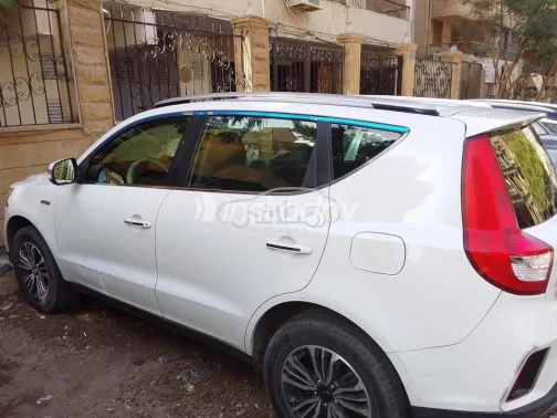 جيلي امجراند X7 2019 أبيض مستعملة للبيع - 6