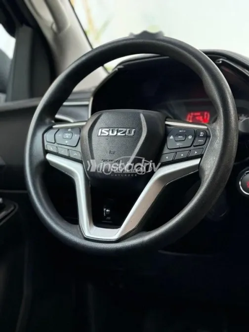 Isuzu D max 2024 White Used for Sale - 4