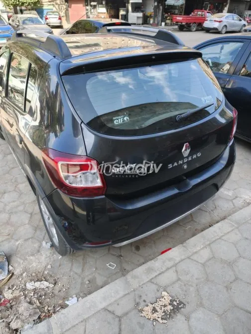 Renault Sandero Step Way 2016 Black Used for Sale - 3