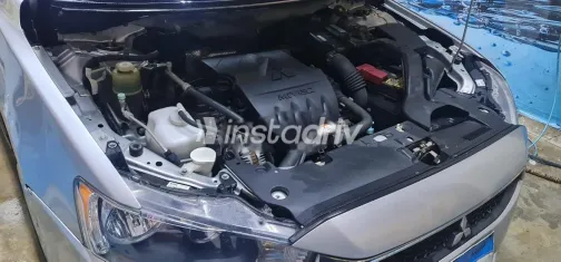 ميتسوبيشي لانسر 2017 أبيض مستعملة للبيع - 2