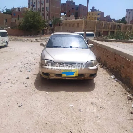 Kia Sephia 1999 Gold Used for Sale - 1