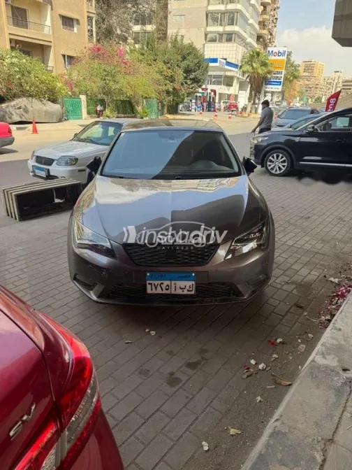 سيات ليون 2016 أبيض مستعملة للبيع - 1