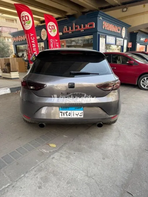 سيات ليون 2016 أبيض مستعملة للبيع - 3