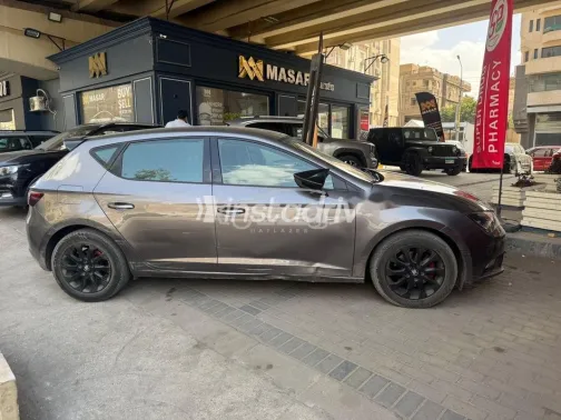 سيات ليون 2016 أبيض مستعملة للبيع - 4