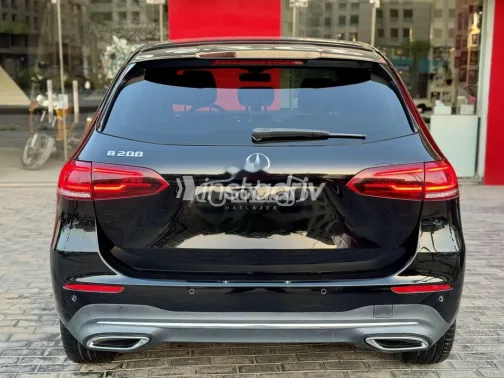 مرسيدس B 200 2023 أسود مستعملة للبيع - 3