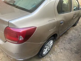 رينو لوجان 2021 أبيض مستعملة للبيع