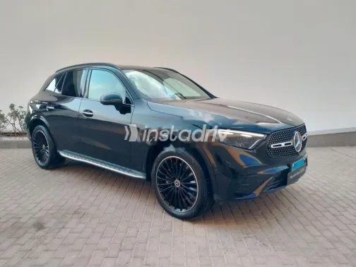 مرسيدس GLC 200 2023 أسود مستعملة للبيع - 1
