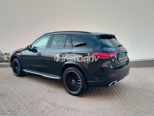 مرسيدس GLC 200 2023 أسود مستعملة للبيع - 7