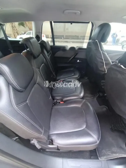 Citroën C4 Grand Picasso 2019 Gray Used for Sale - 9