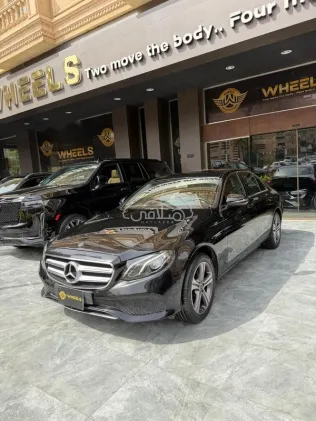 مرسيدس E 180 2019 أسود مستعملة للبيع