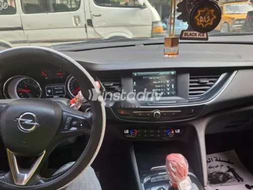 اوبل أنسيجنيا 2018 أبيض مستعملة للبيع - 7