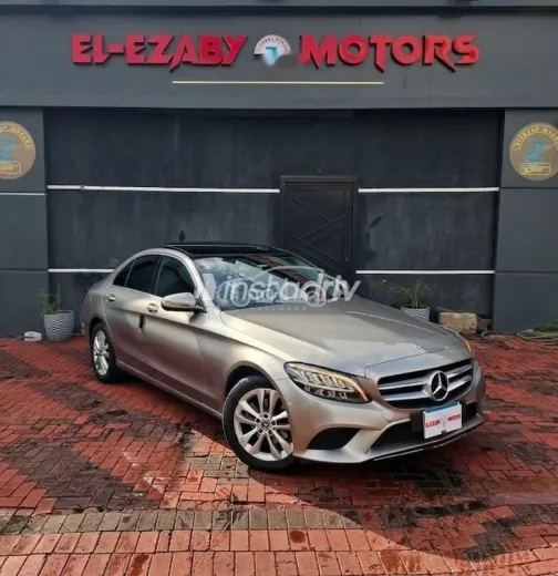 Mercedes C 180 2019 White Used for Sale - 1