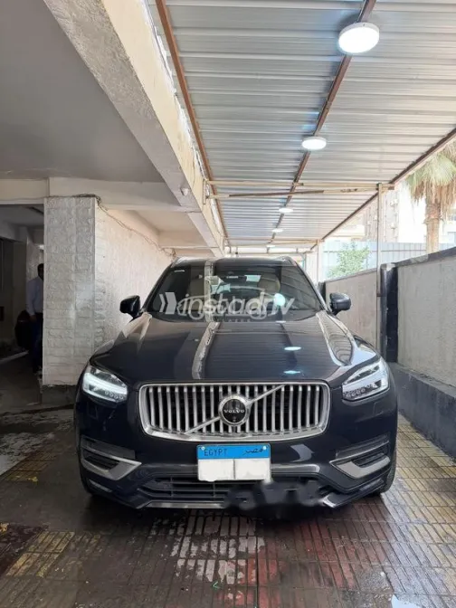 فولفو XC90 2021 رمادي مستعملة للبيع - 1