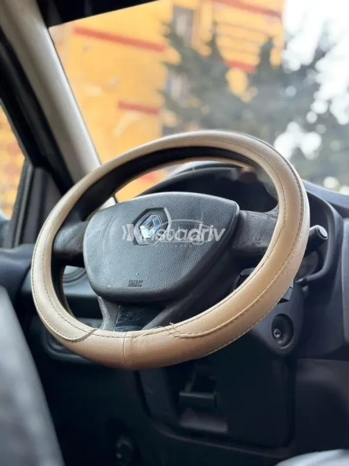 Renault Logan 2017 Gray Used for Sale - 3