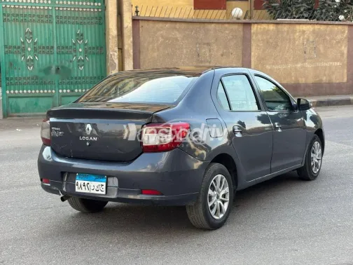 Renault Logan 2017 Gray Used for Sale - 6