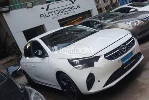 اوبل كورسا 2023 أبيض مستعملة للبيع - 1