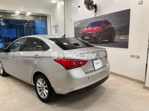 شيرى اريزو 5 2022 فضي مستعملة للبيع - 8