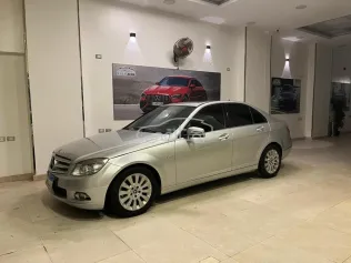 مرسيدس C 200 2009 فضي مستعملة للبيع
