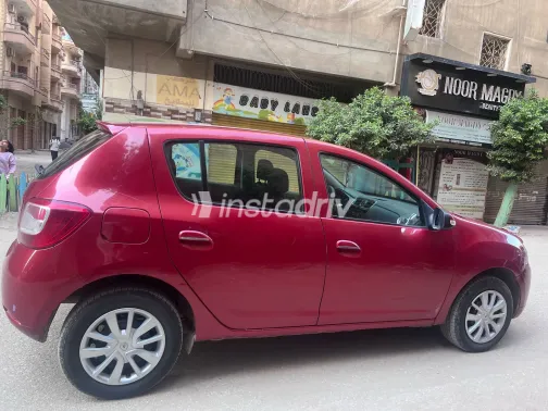 Renault Sandero 2017 White Used for Sale - 2