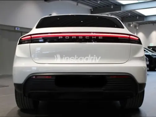 Porsche Macan 2025 White Used for Sale - 1