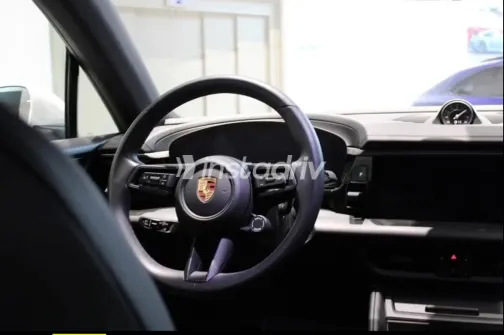 Porsche Macan 2025 White Used for Sale - 10