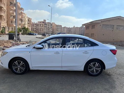 ام جى 5 2022 أبيض مستعملة للبيع - 1