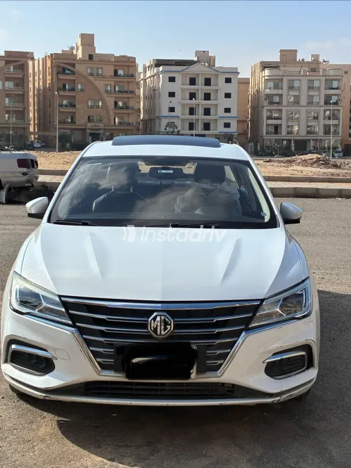 ام جى 5 2022 أبيض مستعملة للبيع - 3