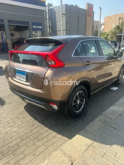 ميتسوبيشي اكليبس 2021 أبيض مستعملة للبيع - 2