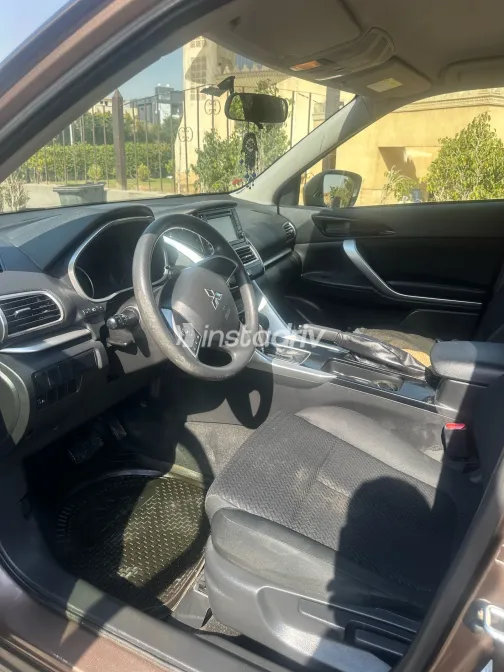 ميتسوبيشي اكليبس 2021 أبيض مستعملة للبيع - 6