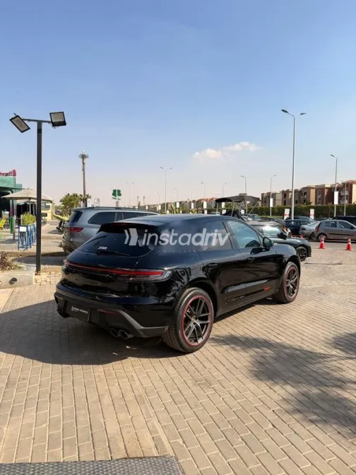 بورش ماكان 2026 أسود مستعملة للبيع - 2