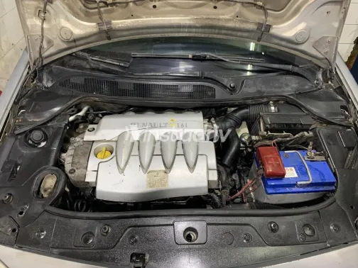 رينو ميجان 2005 فضي مستعملة للبيع - 5