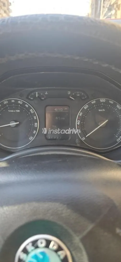 سكودا اوكتافيا A5 2006 أحمر غامق مستعملة للبيع - 8