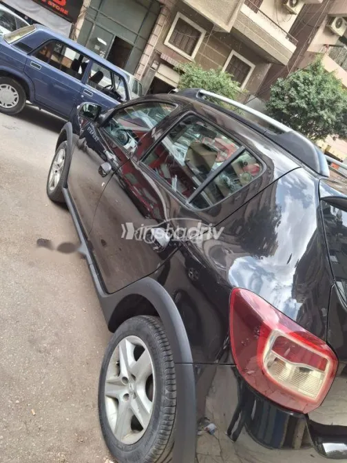 رينو سانديرو  ( ستيب  واى ) 2016 أسود مستعملة للبيع - 1