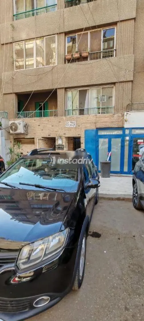 رينو سانديرو  ( ستيب  واى ) 2016 أسود مستعملة للبيع - 3