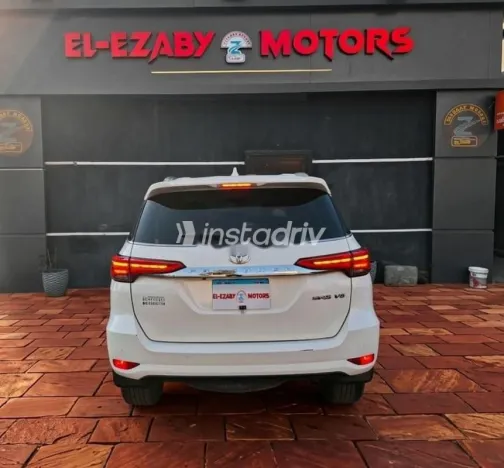Toyota Fortuner 2023 White Used for Sale - 2