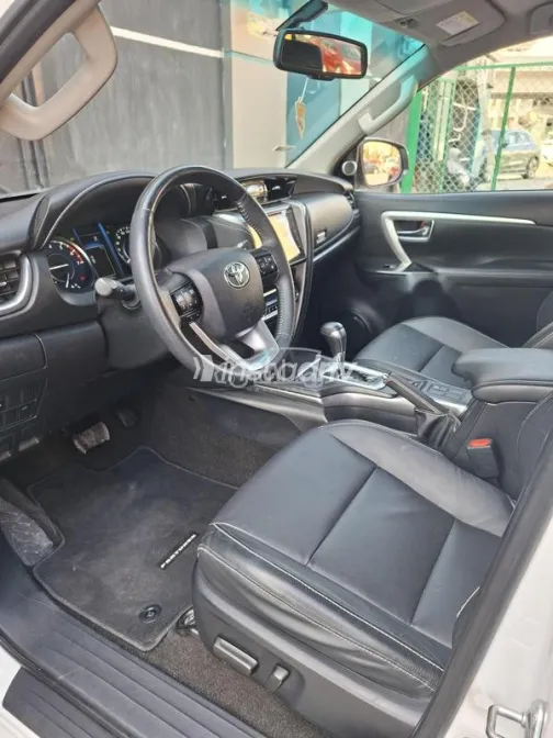 Toyota Fortuner 2023 White Used for Sale - 9