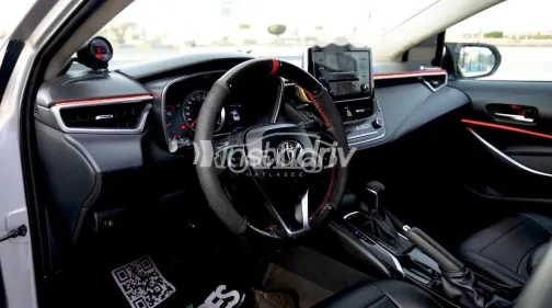 تويوتا كورولا 2019 أبيض مستعملة للبيع - 3