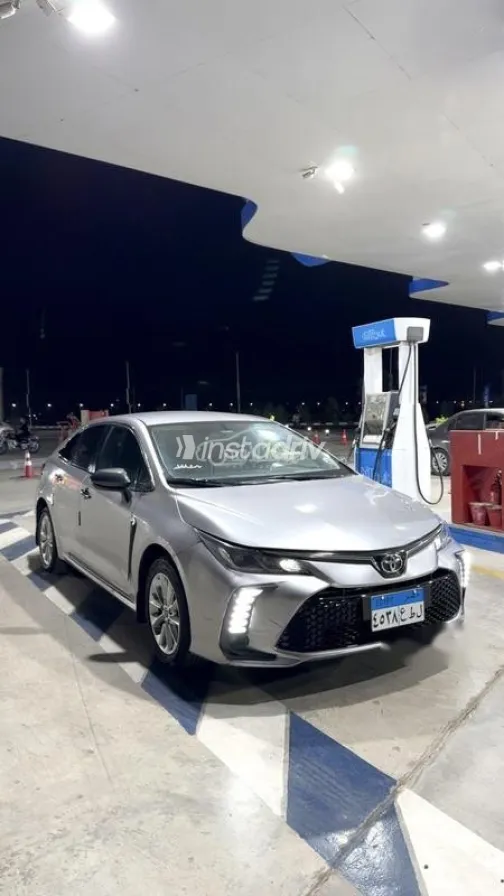 تويوتا كورولا 2019 أبيض مستعملة للبيع - 4