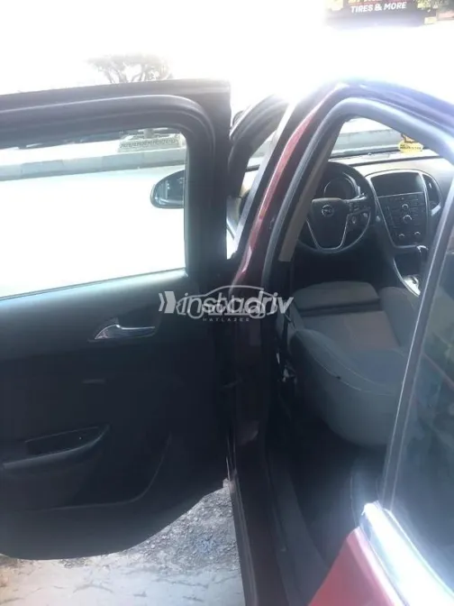 Opel Astra 2018 White Used for Sale - 3