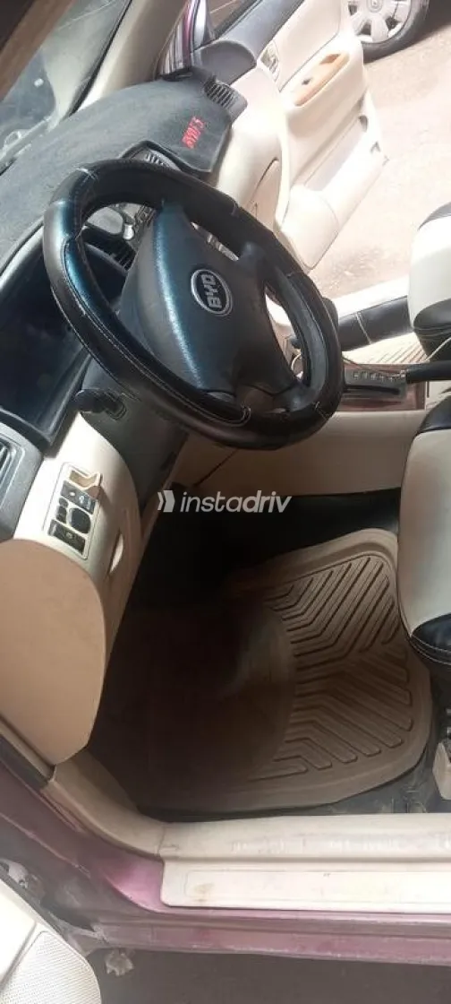 بى واى دى‬ F3 2015 أحمر غامق مستعملة للبيع - 9