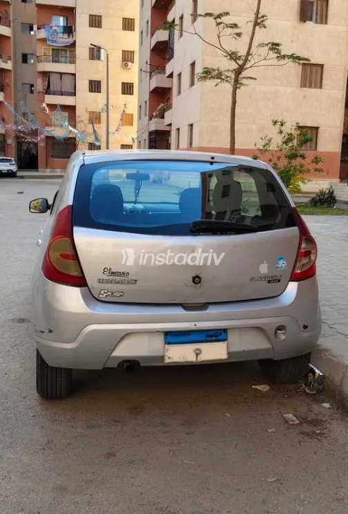 رينو سانديرو 2013 فضي مستعملة للبيع - 4