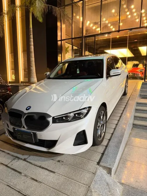 بي ام دبليو I3 2023 أبيض مستعملة للبيع - 4